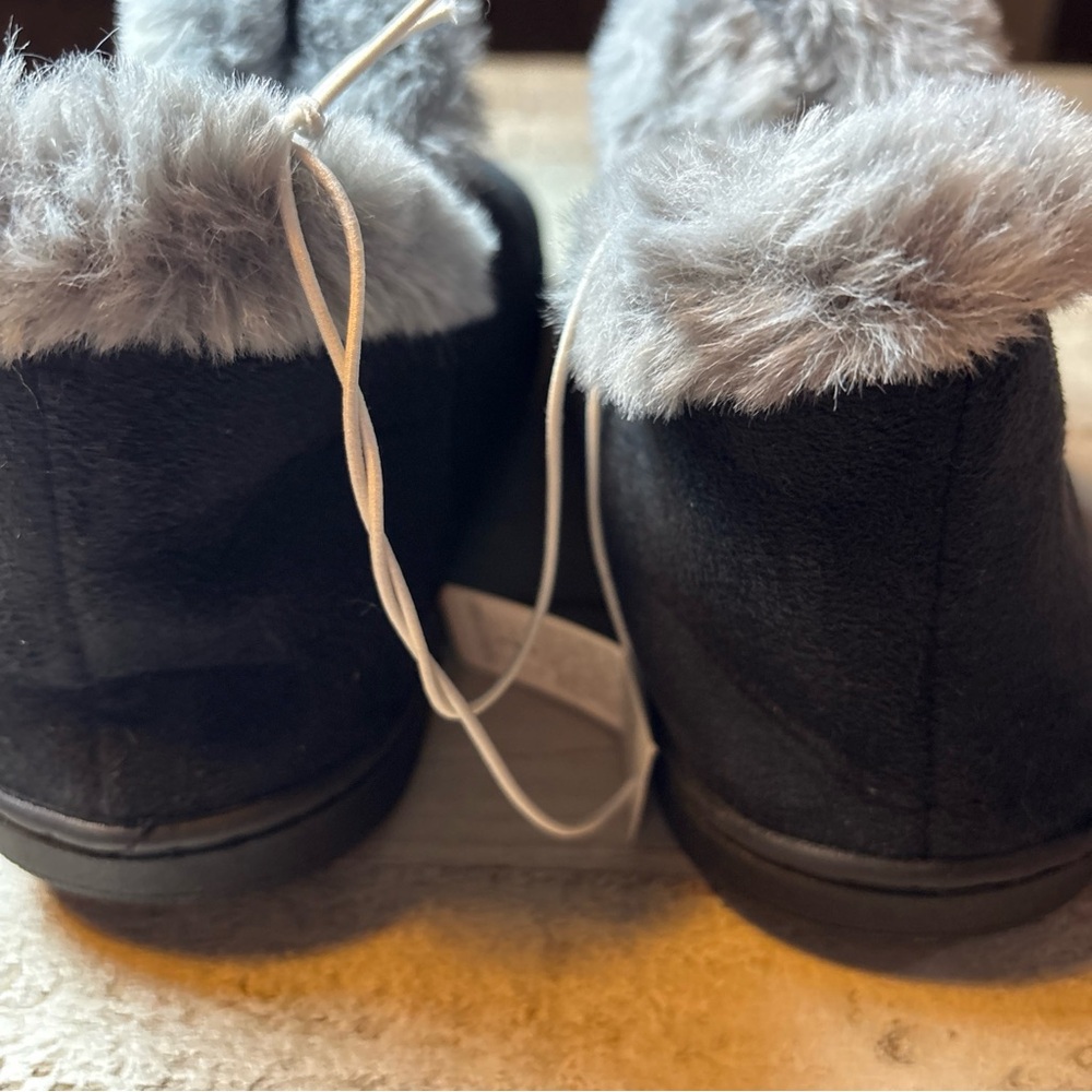 Old Navy Womens Black Faux Fur Lined Cozy  Bootie Slippers Size 8 - Picture 10 of 15